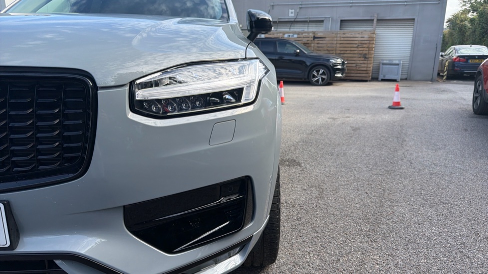 Volvo XC90 2.0 B5P [250] Plus Dark 5dr AWD Geartronic Petrol Estate - Image 42