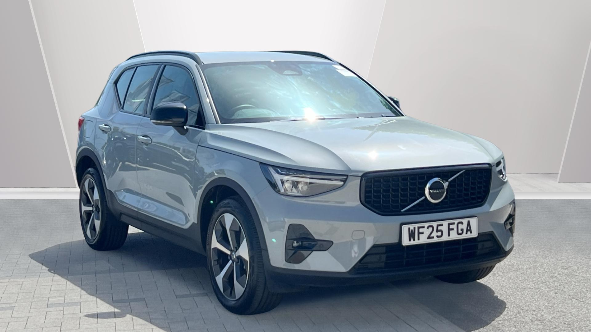 Volvo XC40 listing photo
