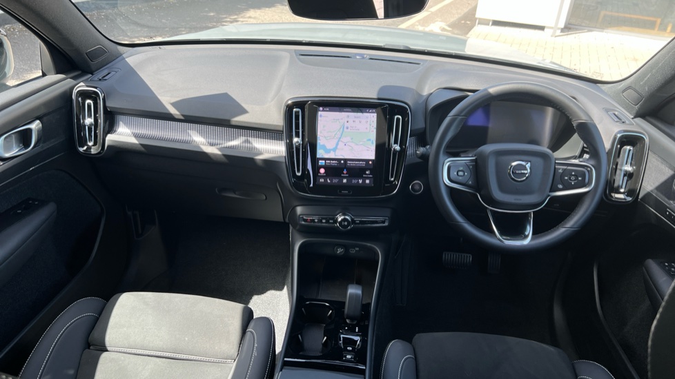 Volvo XC40 2.0 B3P Plus Dark 5dr Auto Petrol Estate - Image 5