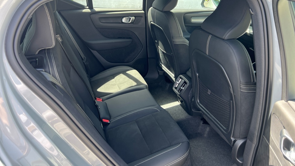 Volvo XC40 2.0 B3P Plus Dark 5dr Auto Petrol Estate - Image 6