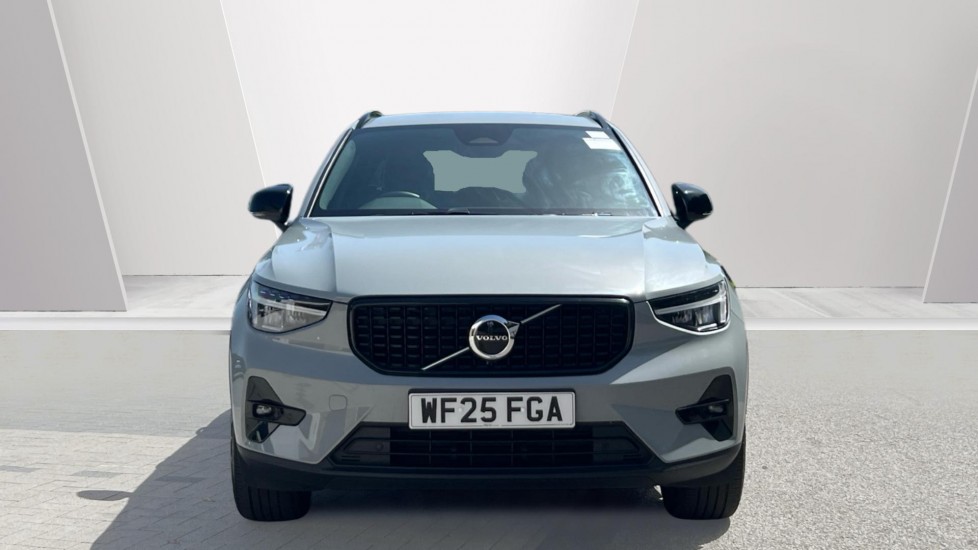 Volvo XC40 2.0 B3P Plus Dark 5dr Auto Petrol Estate - Image 8