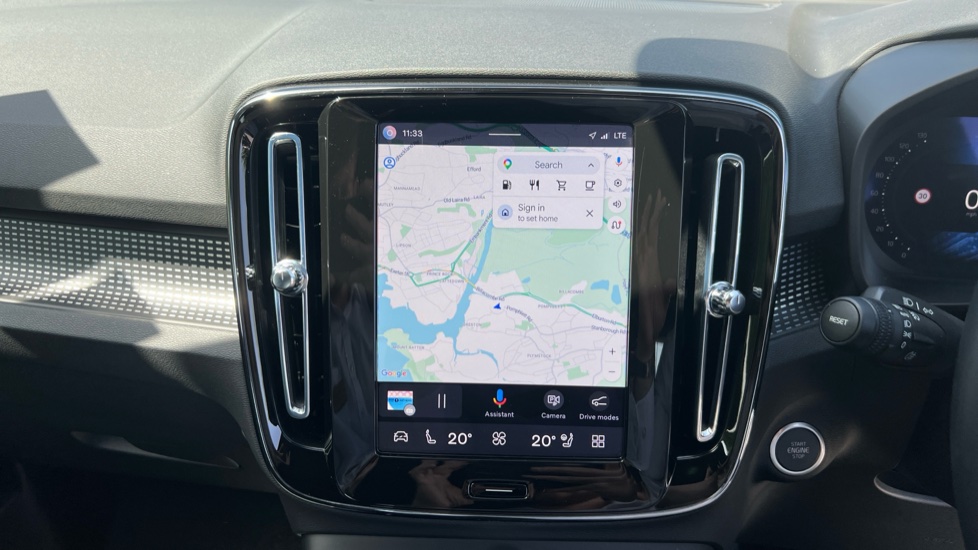 Volvo XC40 2.0 B3P Plus Dark 5dr Auto Petrol Estate - Image 16