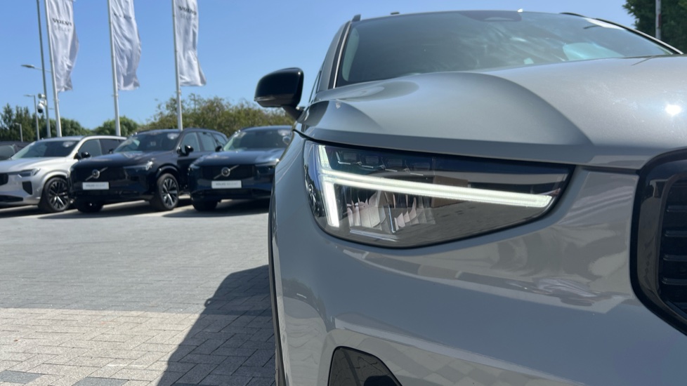 Volvo XC40 2.0 B3P Plus Dark 5dr Auto Petrol Estate - Image 36