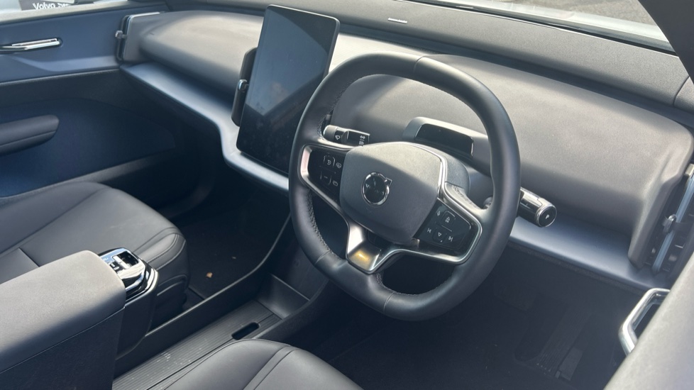 Volvo EX30 200kW SM Extended Range Plus 69kWh 5dr Auto Electric Estate - Image 4