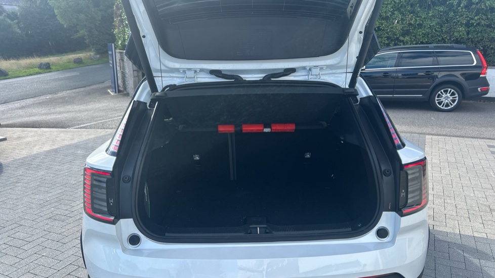 Volvo EX30 200kW SM Extended Range Plus 69kWh 5dr Auto Electric Estate - Image 13