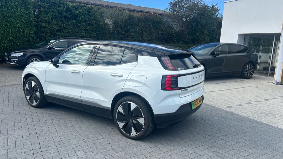 Volvo EX30 200kW SM Extended Range Plus 69kWh 5dr Auto Electric Estate - Image 21