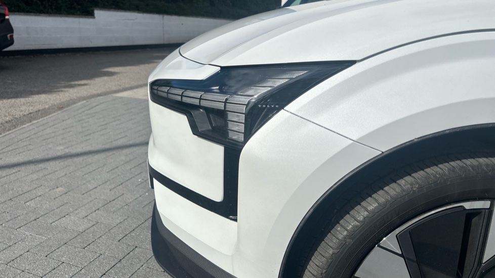 Volvo EX30 200kW SM Extended Range Plus 69kWh 5dr Auto Electric Estate - Image 23