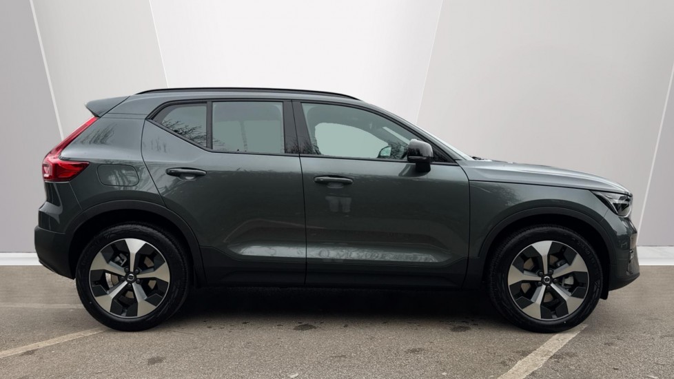 Volvo XC40 2.0 B3P Plus Dark 5dr Auto Petrol Estate - Image 3