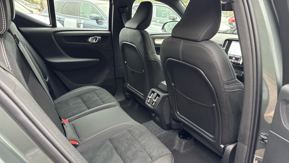 Volvo XC40 2.0 B3P Plus Dark 5dr Auto Petrol Estate - Image 6