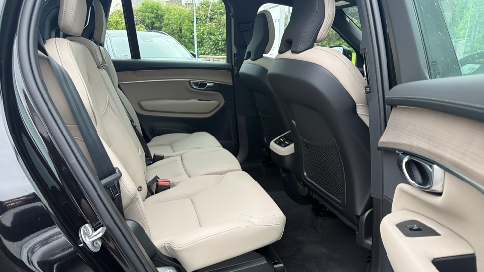 Volvo XC90 2.0 B5P Plus Dark 5dr AWD Geartronic Petrol Estate - Image 6