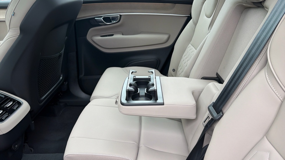 Volvo XC90 2.0 B5P Plus Dark 5dr AWD Geartronic Petrol Estate - Image 34