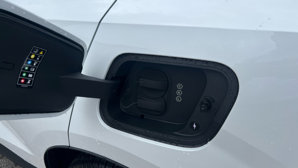 Volvo EX30 315kW Twin Motor Performance Plus 69kWh 5dr Auto Electric Estate - Image 15