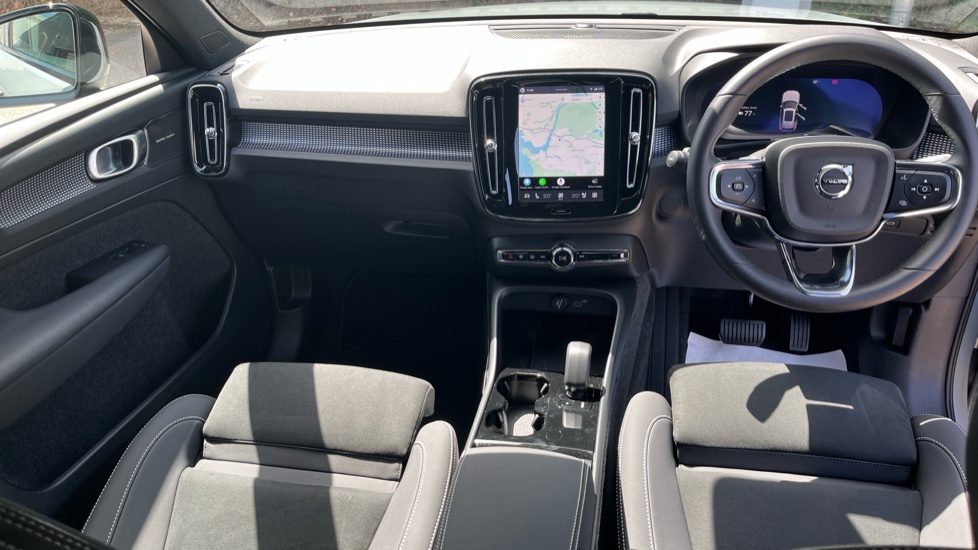 Volvo EX40 300kW Twin Motor Ultra 82kWh 5dr AWD Auto Electric Estate - Image 5