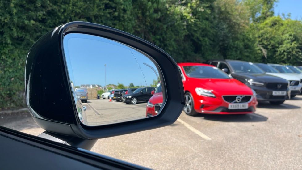 Volvo EX40 300kW Twin Motor Ultra 82kWh 5dr AWD Auto Electric Estate - Image 30
