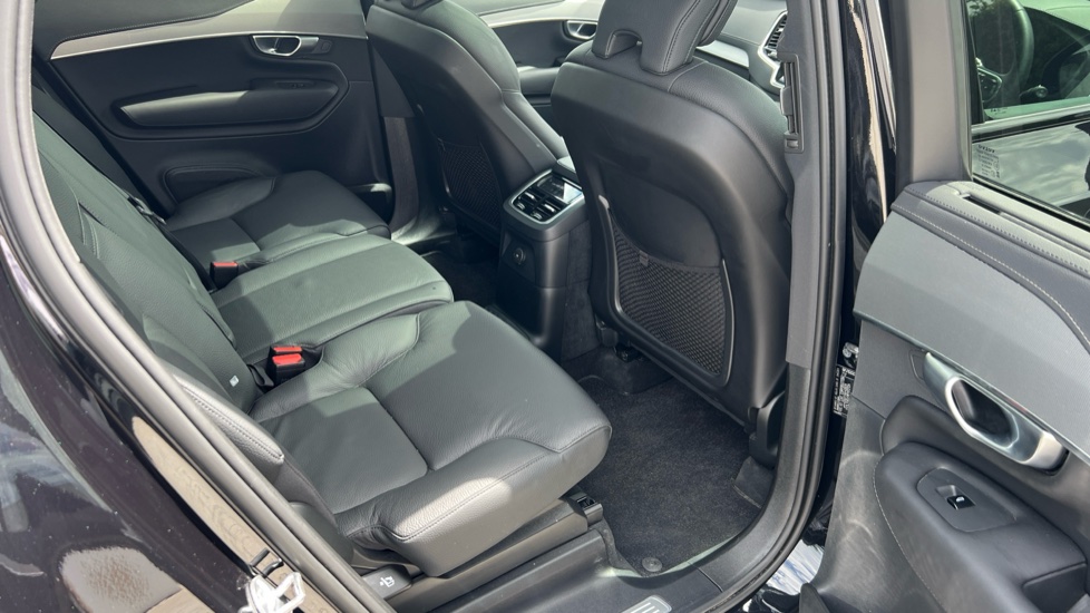Volvo XC90 2.0 T8 [455] RC PHEV Plus Dark 5dr AWD Geartronic Estate - Image 6