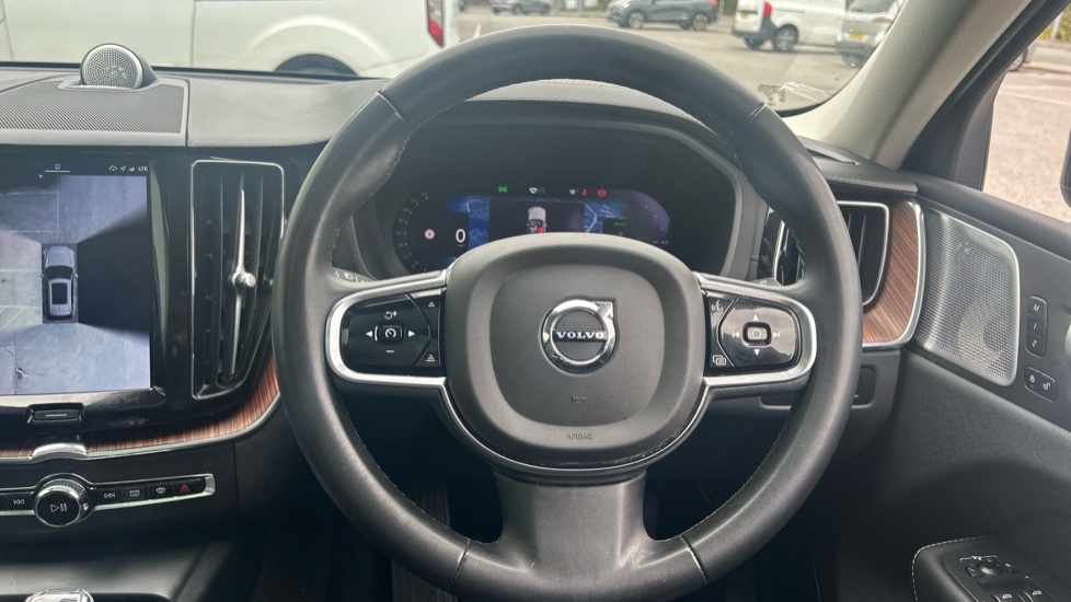 Volvo XC60 2.0 T8 [455] RC PHEV Ultimate Dark 5dr AWD Gtron Estate - Image 10