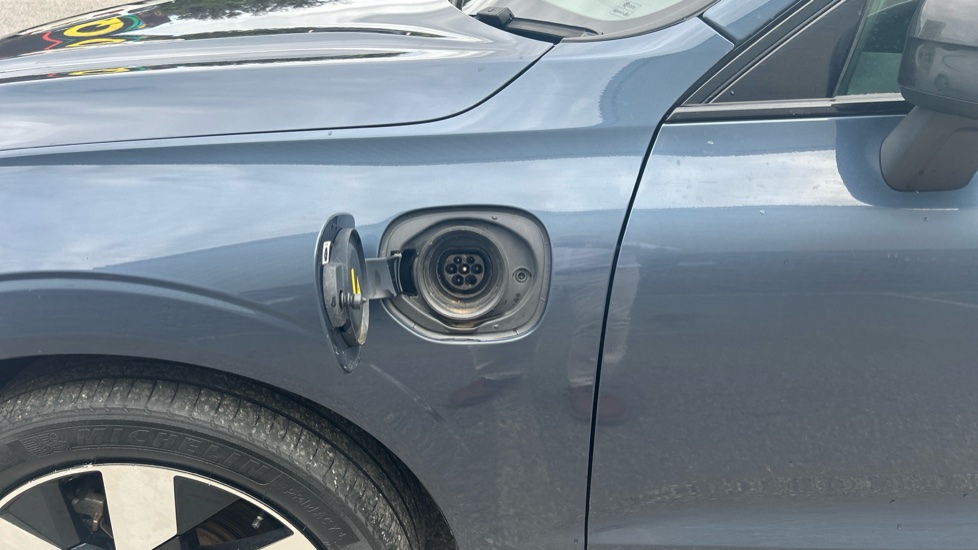 Volvo XC60 2.0 T8 [455] RC PHEV Ultimate Dark 5dr AWD Gtron Estate - Image 16