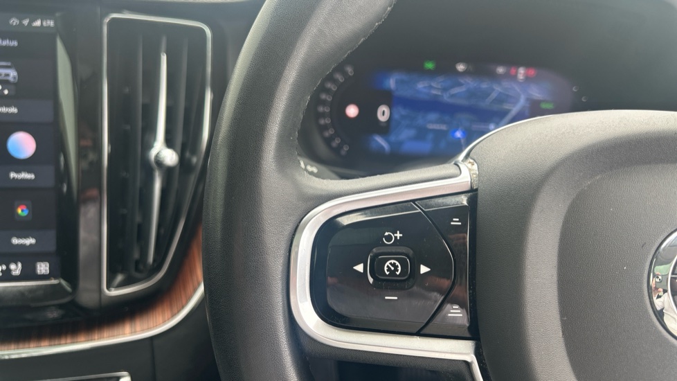Volvo XC60 2.0 T8 [455] RC PHEV Ultimate Dark 5dr AWD Gtron Estate - Image 21
