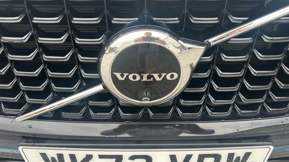 Volvo XC60 2.0 T8 [455] RC PHEV Ultimate Dark 5dr AWD Gtron Estate - Image 41