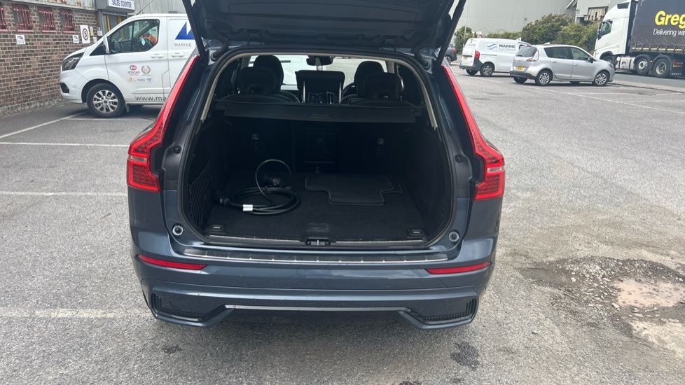 Volvo XC60 2.0 T8 [455] RC PHEV Ultimate Dark 5dr AWD Gtron Estate - Image 49
