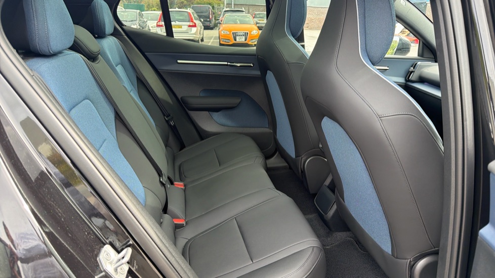 Volvo EX30 315kW Twin Motor Performance Ultra 69kWh 5dr Auto Electric Estate - Image 6