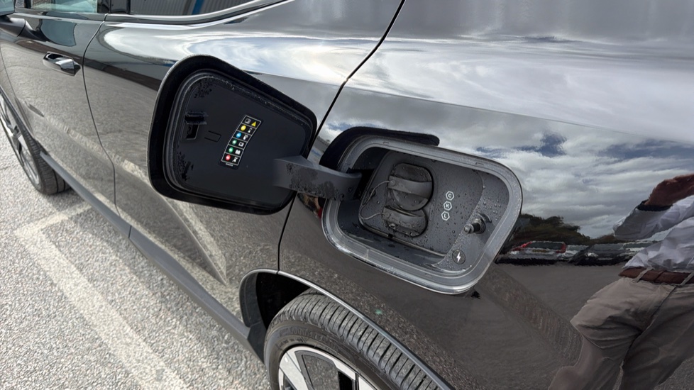 Volvo EX30 315kW Twin Motor Performance Ultra 69kWh 5dr Auto Electric Estate - Image 16