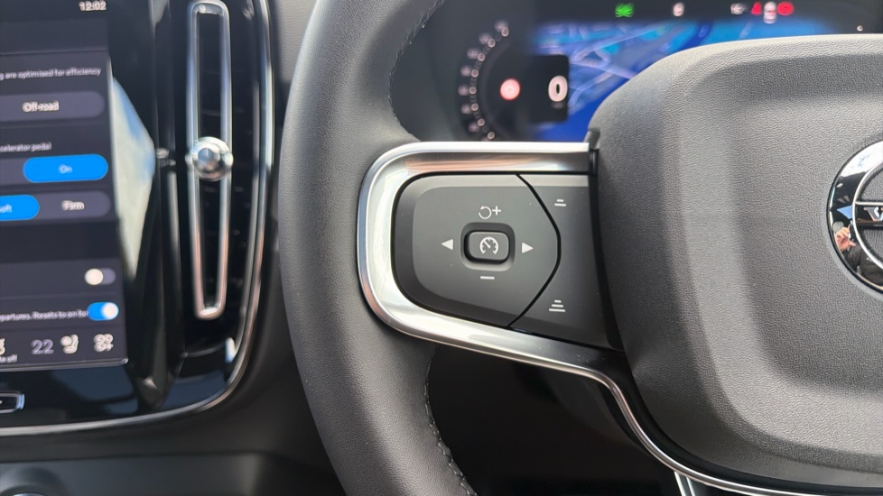 Volvo EX40 185kW Extended Range Ultra 82kWh 5dr Auto Electric Estate - Image 20