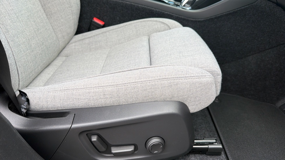 Volvo EX40 185kW Extended Range Ultra 82kWh 5dr Auto Electric Estate - Image 29
