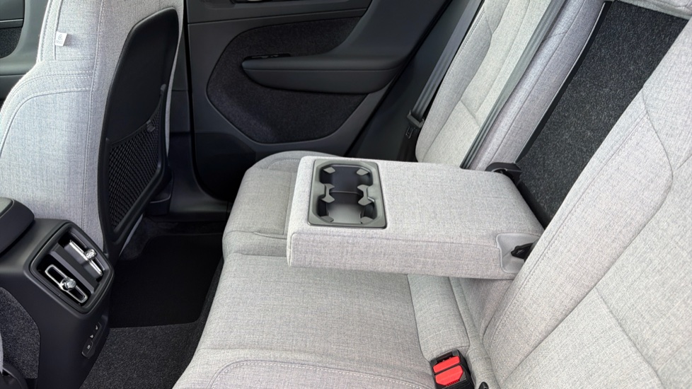 Volvo EX40 185kW Extended Range Ultra 82kWh 5dr Auto Electric Estate - Image 33