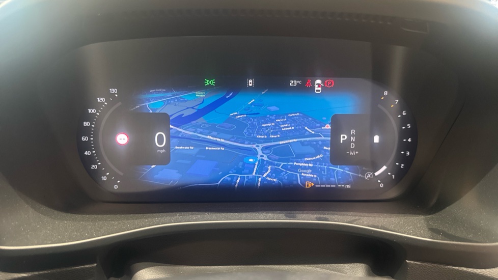 Volvo XC40 2.0 B4P Plus Dark 5dr Auto Petrol Estate - Image 11