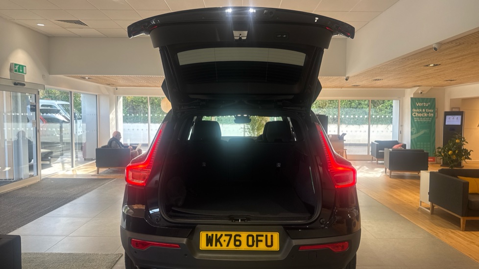 Volvo XC40 2.0 B4P Plus Dark 5dr Auto Petrol Estate - Image 13