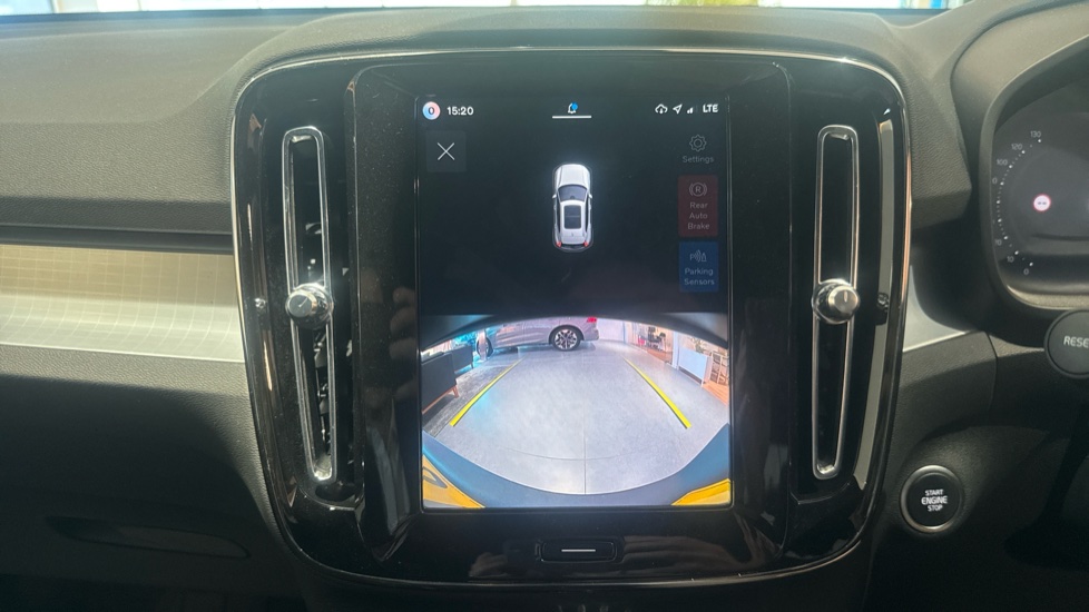 Volvo XC40 2.0 B4P Plus Dark 5dr Auto Petrol Estate - Image 18