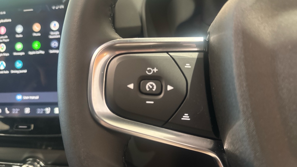 Volvo XC40 2.0 B4P Plus Dark 5dr Auto Petrol Estate - Image 20