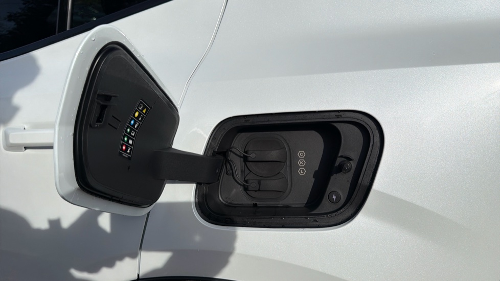 Volvo EX30 200kW P5 Long Range Ultra Black Ed 69kWh 5dr Auto Electric Estate - Image 15