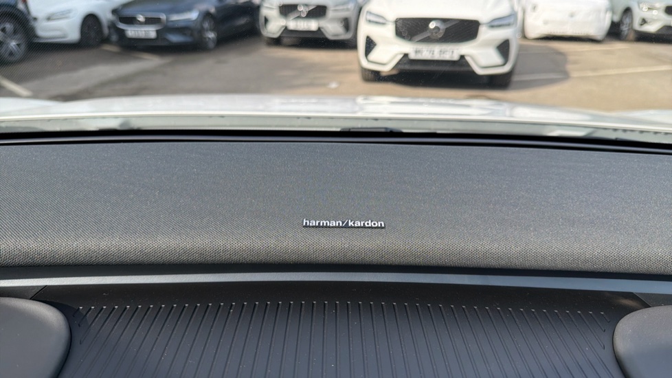 Volvo EX30 200kW P5 Long Range Ultra Black Ed 69kWh 5dr Auto Electric Estate - Image 24