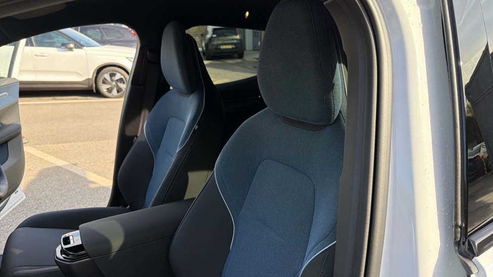 Volvo EX30 200kW P5 Long Range Ultra Black Ed 69kWh 5dr Auto Electric Estate - Image 45