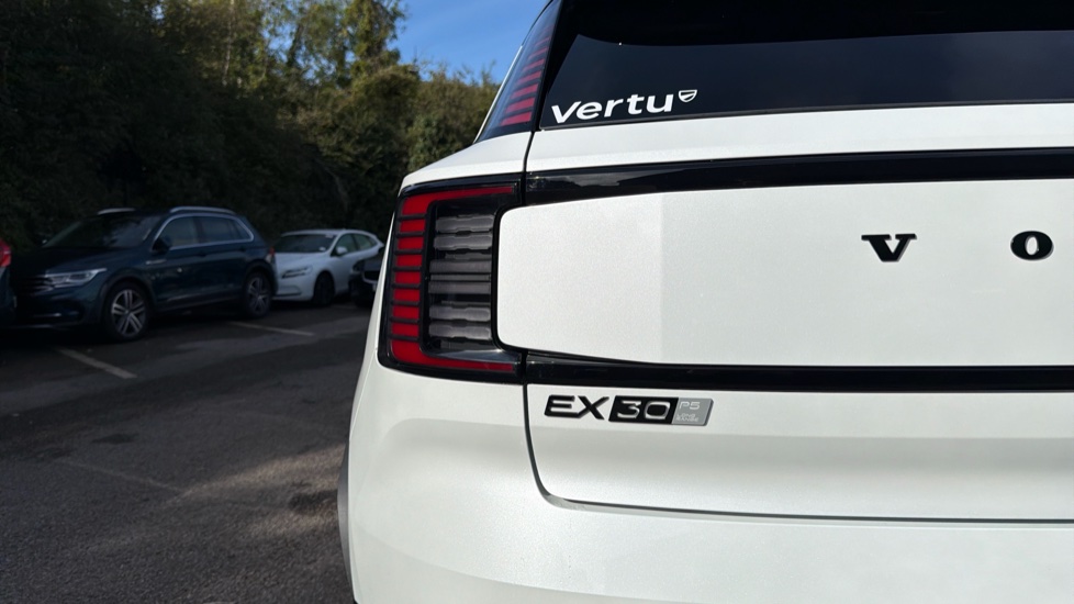 Volvo EX30 200kW P5 Long Range Ultra Black Ed 69kWh 5dr Auto Electric Estate - Image 46