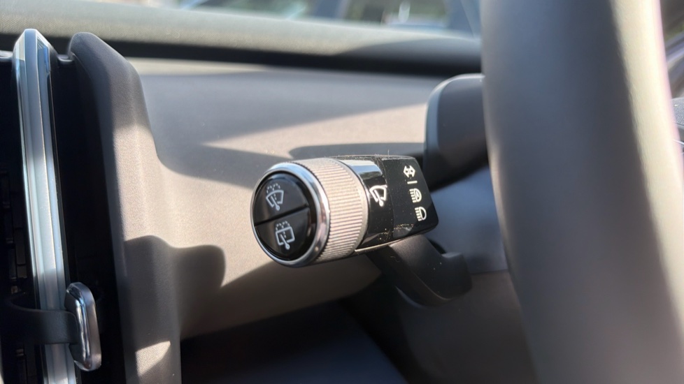 Volvo EX30 200kW P5 LR Ultra Black Ed 69kWh 5dr Auto [NI] Electric Estate - Image 18