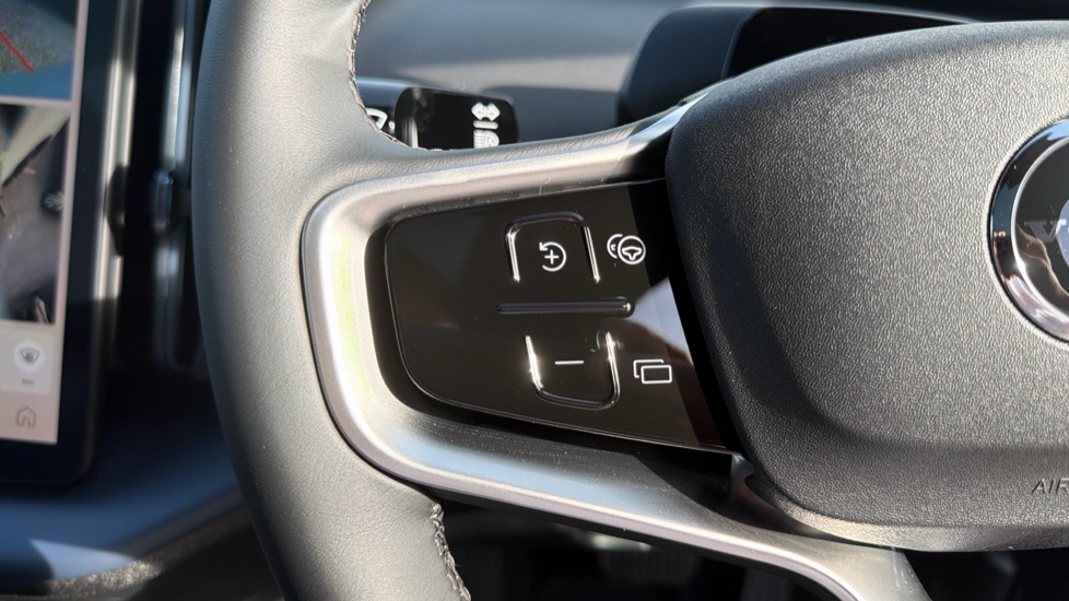 Volvo EX30 200kW P5 LR Ultra Black Ed 69kWh 5dr Auto [NI] Electric Estate - Image 19