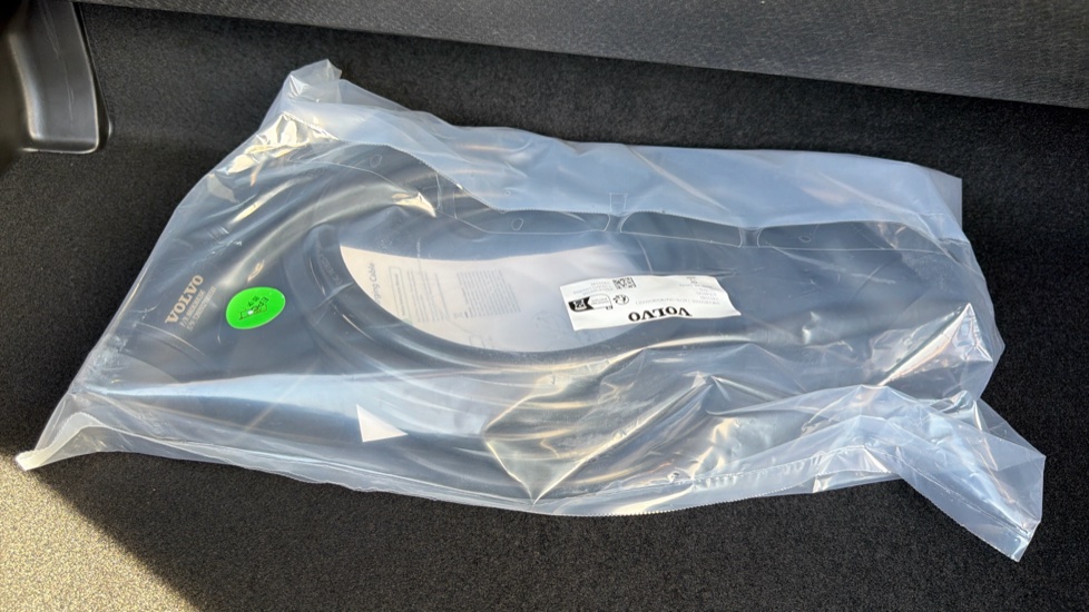 Volvo EX30 200kW P5 LR Ultra Black Ed 69kWh 5dr Auto [NI] Electric Estate - Image 35