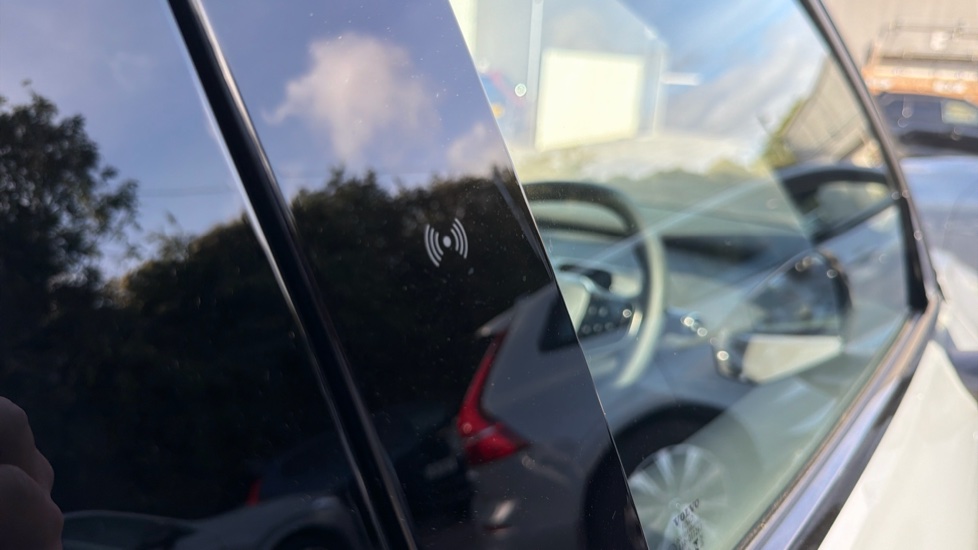 Volvo EX30 200kW P5 LR Ultra Black Ed 69kWh 5dr Auto [NI] Electric Estate - Image 46