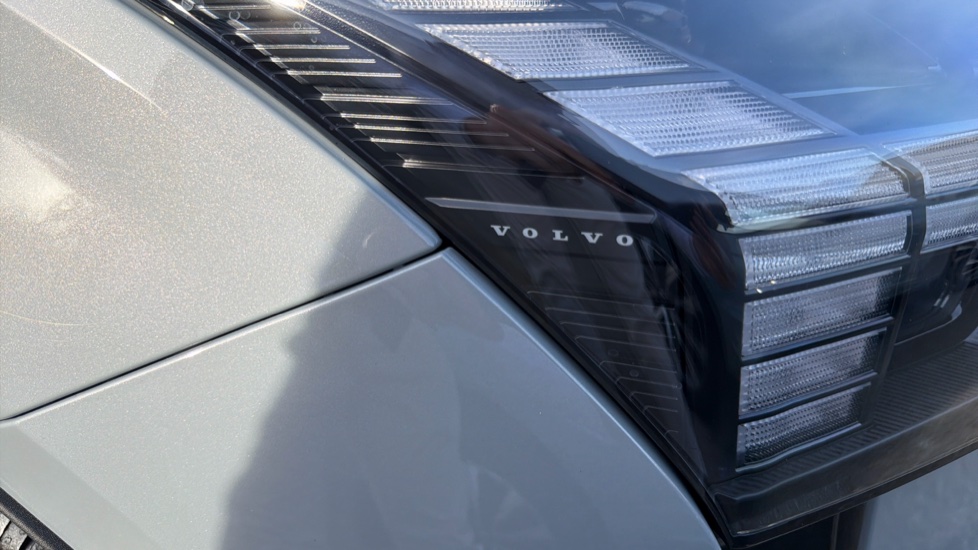 Volvo EX30 200kW P5 LR Ultra Black Ed 69kWh 5dr Auto [NI] Electric Estate - Image 52