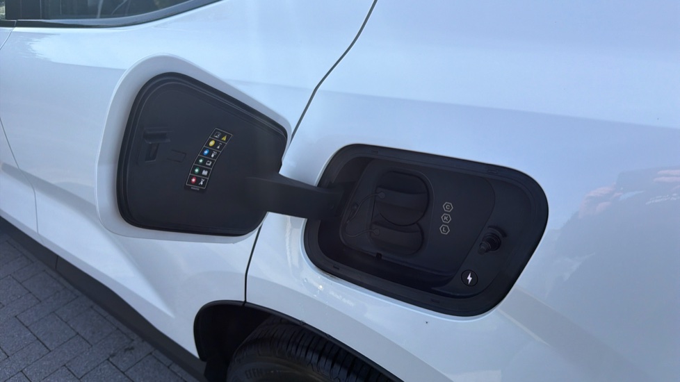 Volvo EX30 200kW P5 Core 51kWh 5dr Auto Electric Estate - Image 15