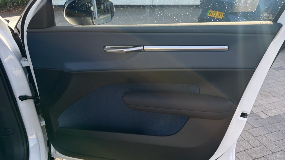 Volvo EX30 200kW P5 Core 51kWh 5dr Auto Electric Estate - Image 28
