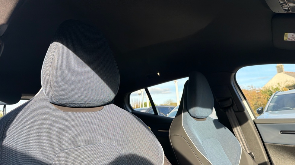 Volvo EX30 200kW P5 Core 51kWh 5dr Auto Electric Estate - Image 30