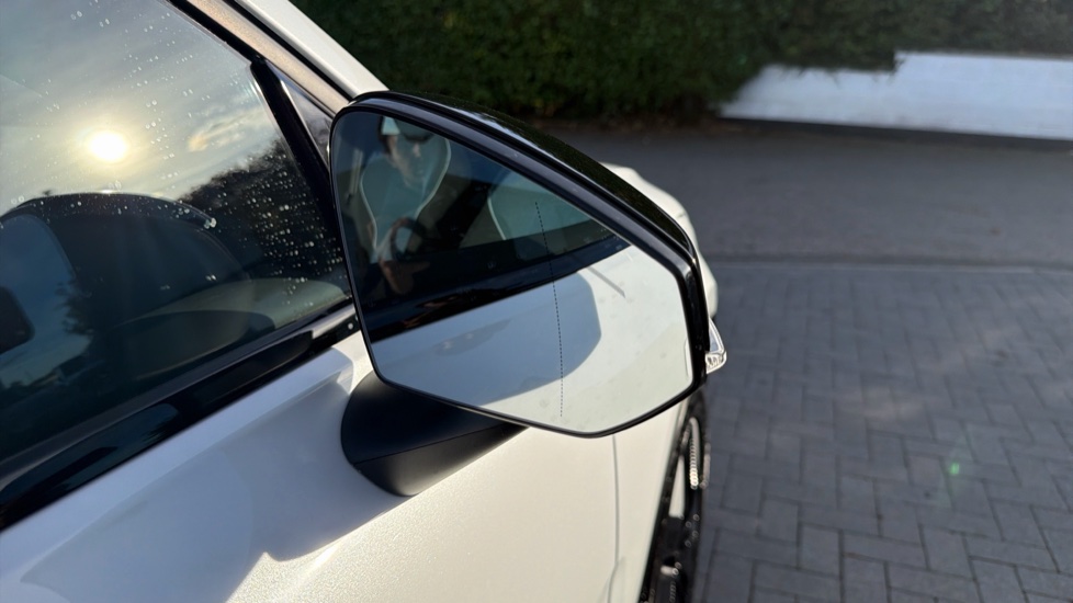 Volvo EX30 200kW P5 Core 51kWh 5dr Auto Electric Estate - Image 31