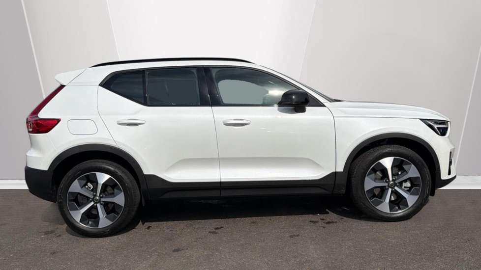 Volvo XC40 2.0 B3P Plus Dark 5dr Auto Petrol Estate - Image 3