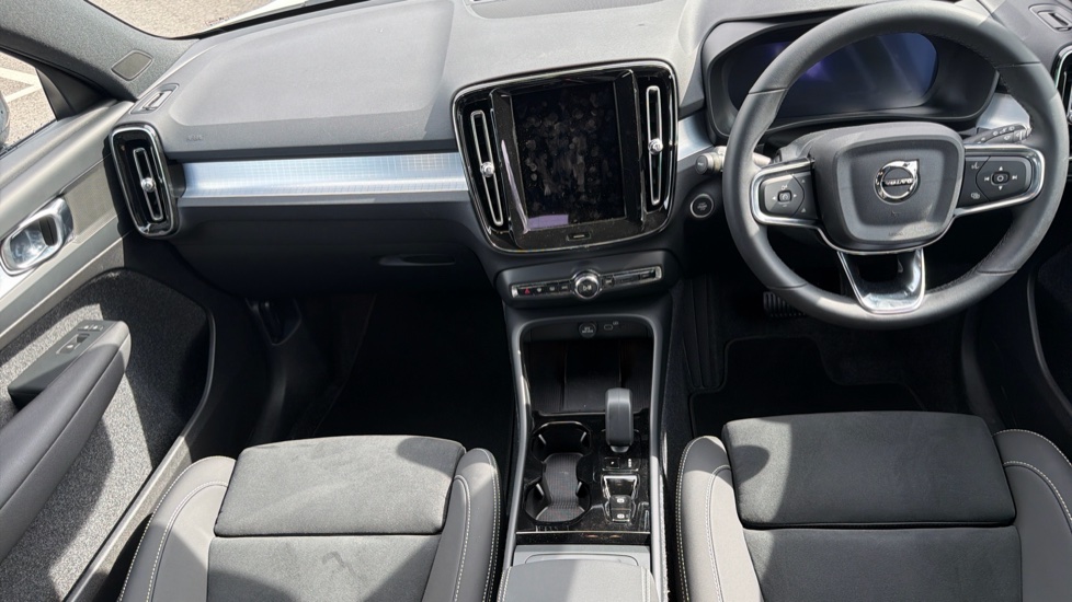 Volvo XC40 2.0 B3P Plus Dark 5dr Auto Petrol Estate - Image 5