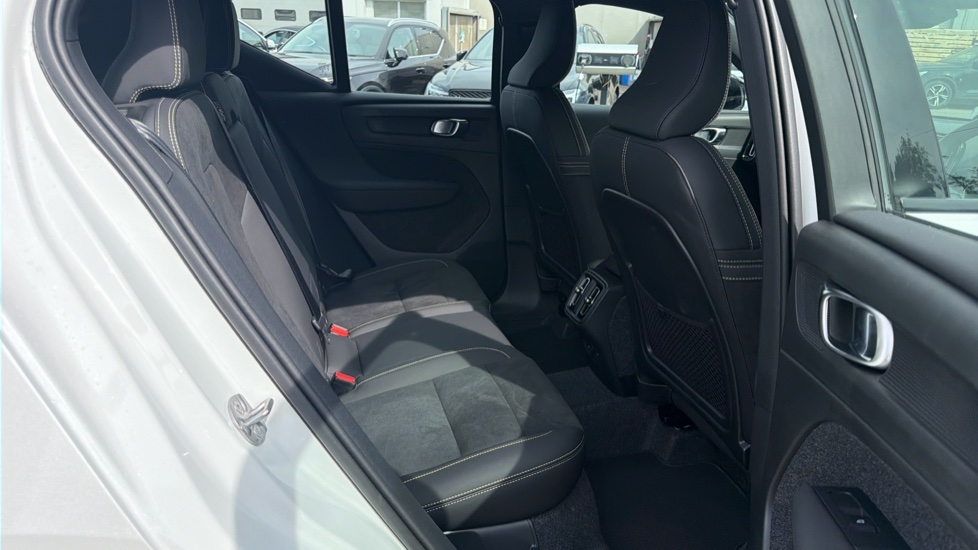 Volvo XC40 2.0 B3P Plus Dark 5dr Auto Petrol Estate - Image 6