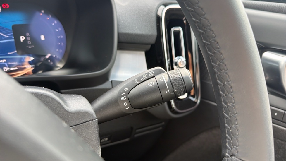 Volvo XC40 2.0 B3P Plus Dark 5dr Auto Petrol Estate - Image 23